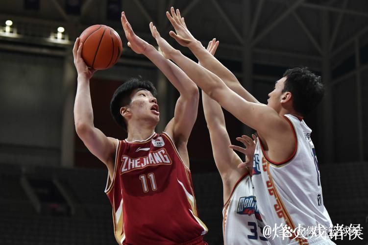 余嘉豪21分浙江险胜上海总分2-1 王哲林24+9